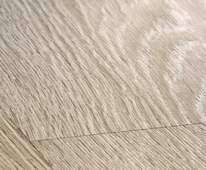 How to choose between laminate & hardwood flooring