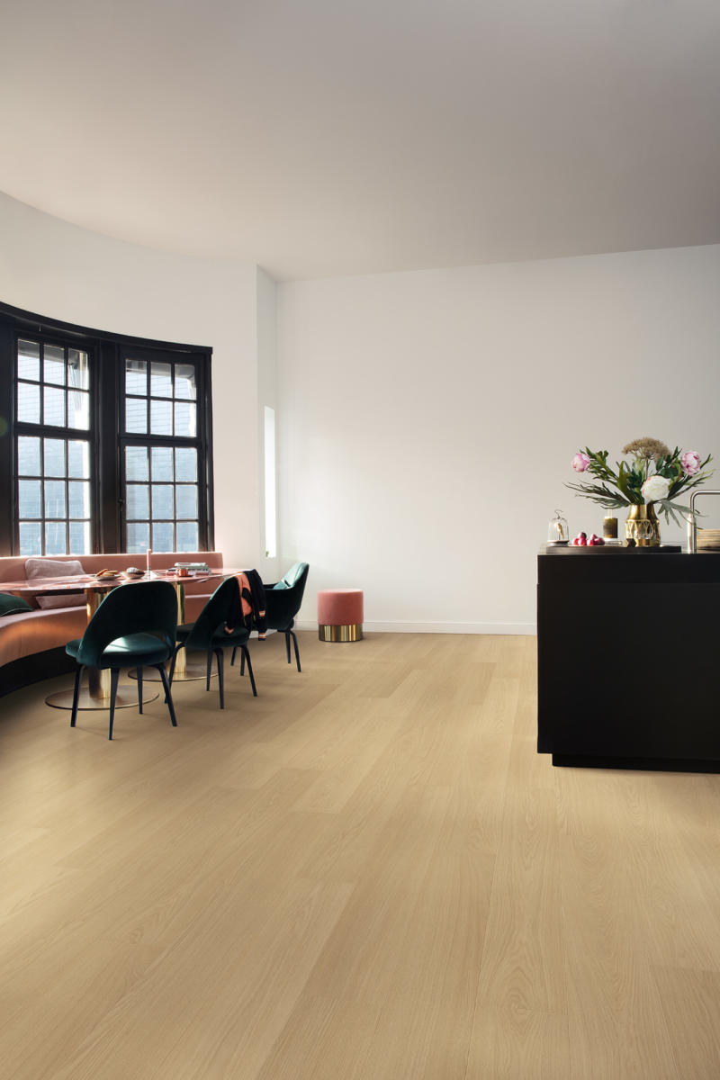 Rendered Beige Varnished Oak - 1